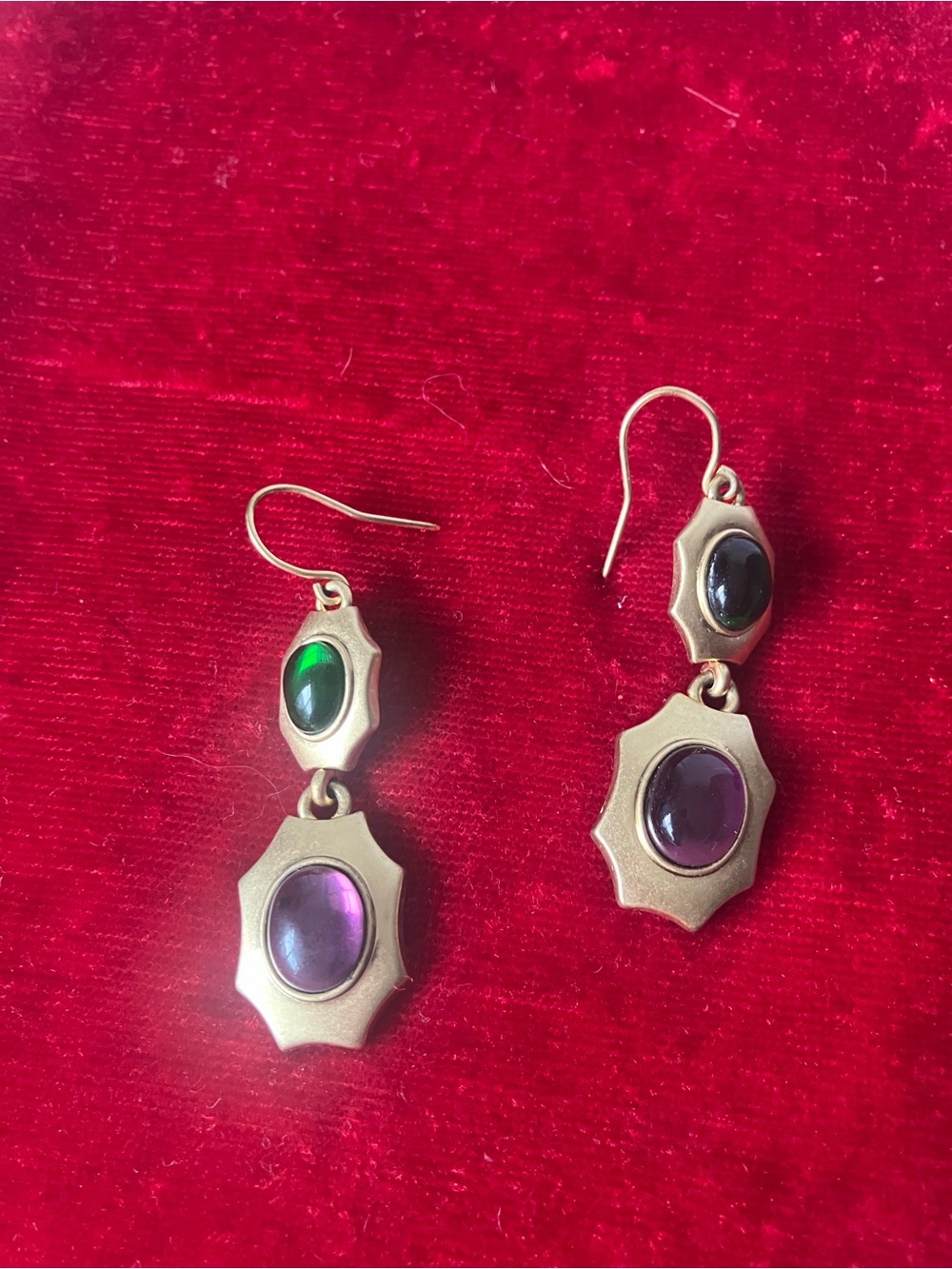Ralph Lauren Vintage Green Purple Cabochon Dangle Drop Earrings Piercings.